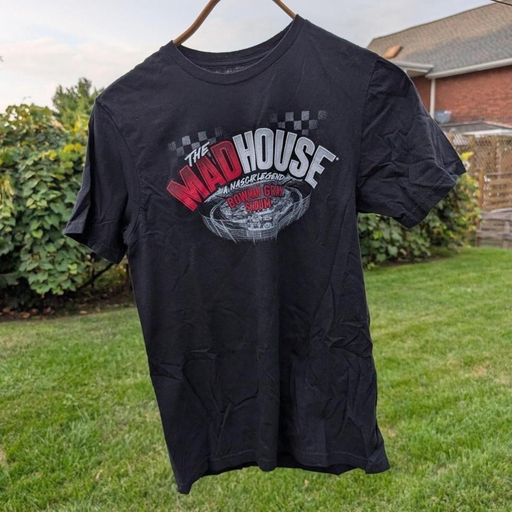 NASCAR The Mad‎ House Bowman Gray Stadium Racing Graphic T-Shirt Black Small